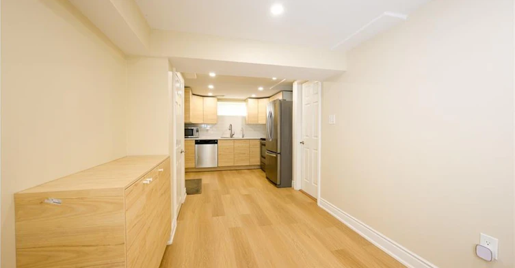 Lower # 2-347 York Road, Burlington, ON, L7R 3X5 - 3