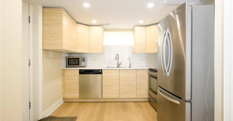 Lower # 2-347 York Road, Burlington, ON, L7R 3X5 - 2