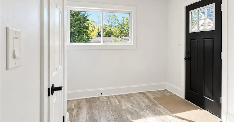 654 Dunsmure Road, Hamilton, ON, L8H 1H7 - 6