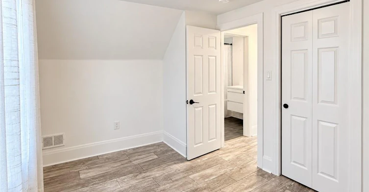654 Dunsmure Road, Hamilton, ON, L8H 1H7 - 12