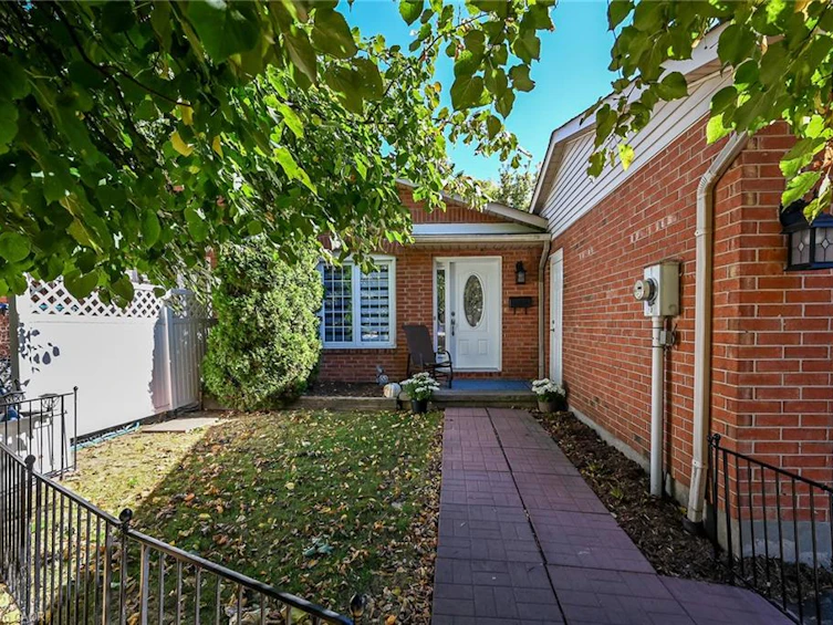 89 Stoney Brook Crescent, St. Catharines, ON, L2S 3R8 - 2