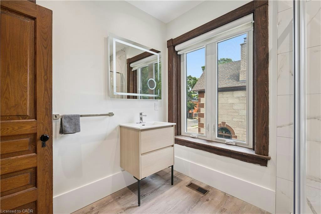 245 Lowther Street S, Cambridge, ON, N3H 1Y6 - 23