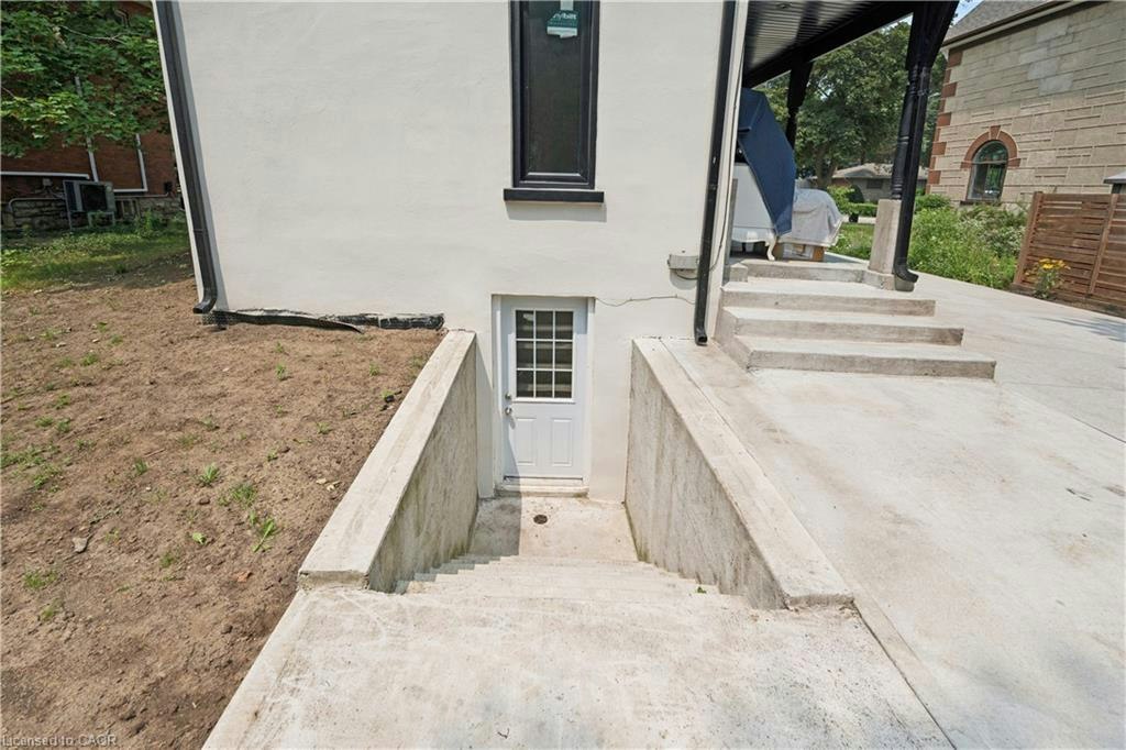 245 Lowther Street S, Cambridge, ON, N3H 1Y6 - 37