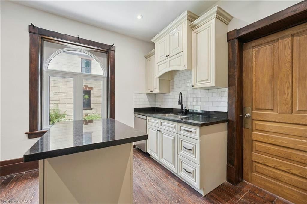 245 Lowther Street S, Cambridge, ON, N3H 1Y6 - 11