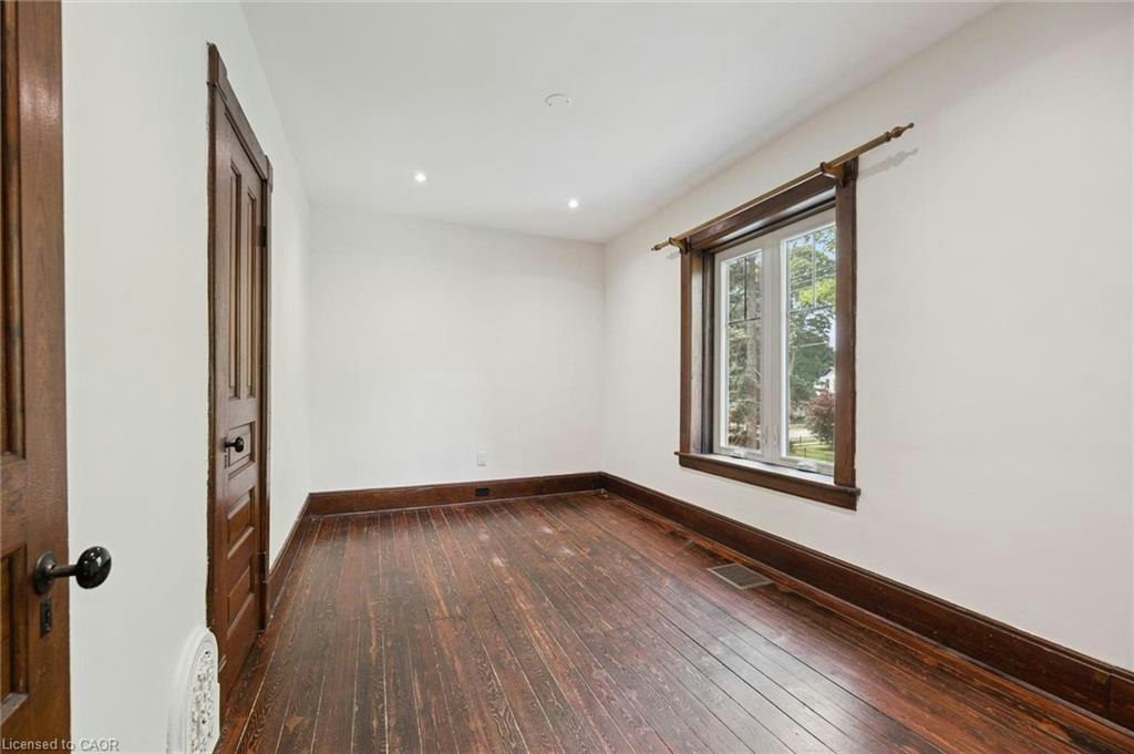 245 Lowther Street S, Cambridge, ON, N3H 1Y6 - 29