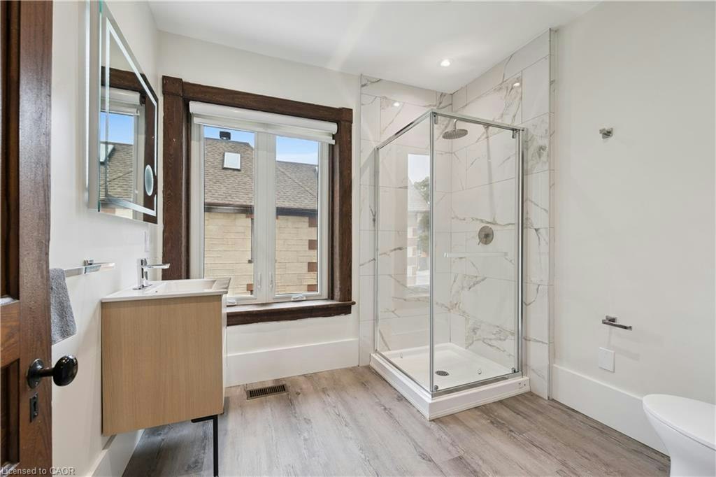 245 Lowther Street S, Cambridge, ON, N3H 1Y6 - 24