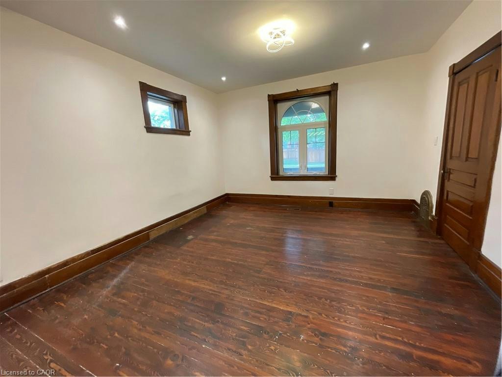 245 Lowther Street S, Cambridge, ON, N3H 1Y6 - 17