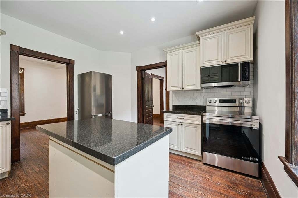 245 Lowther Street S, Cambridge, ON, N3H 1Y6 - 9