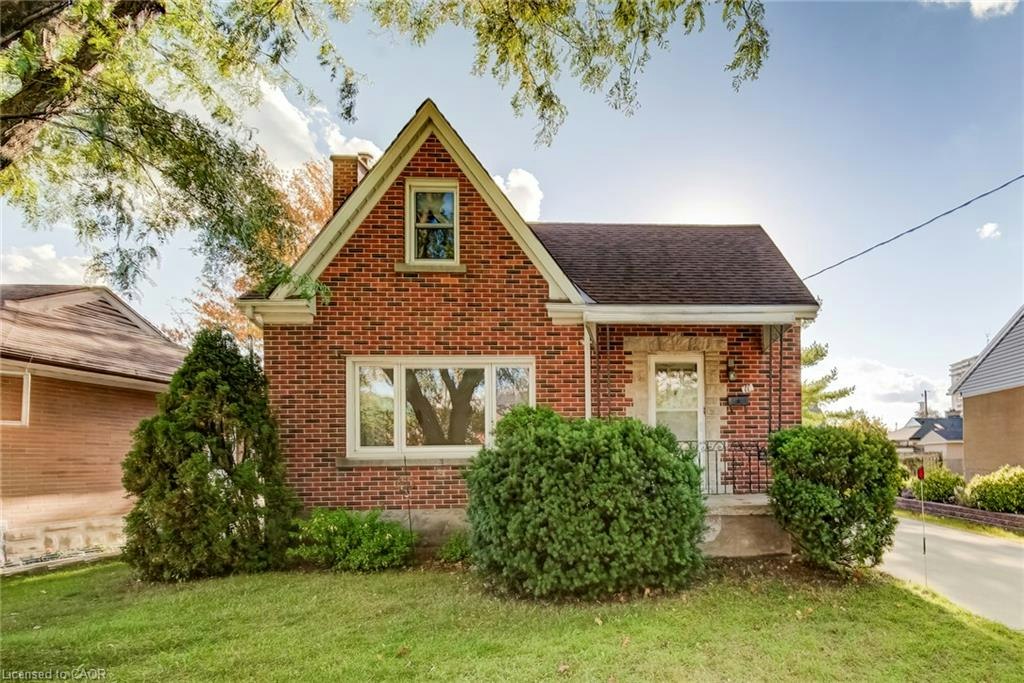 11 Crestwood Avenue, Kitchener, ON, N2H 4K6