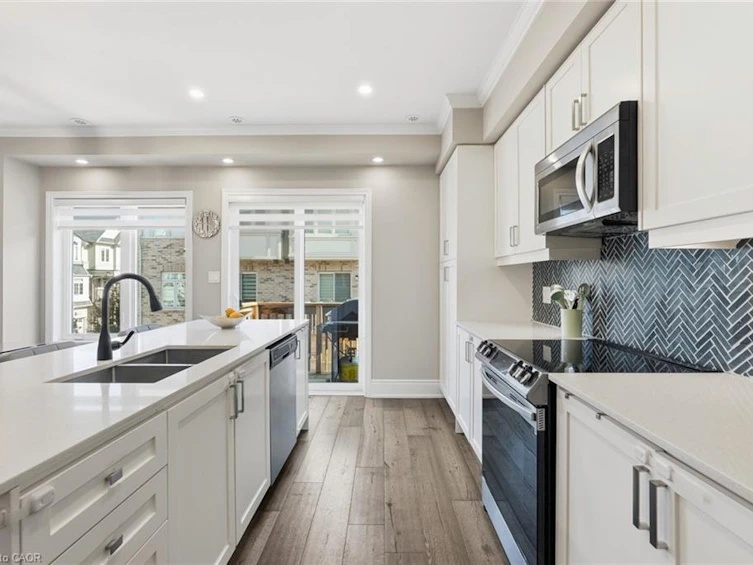 77 Borers Creek Circle, Hamilton, ON, L8B 1W3 - 16