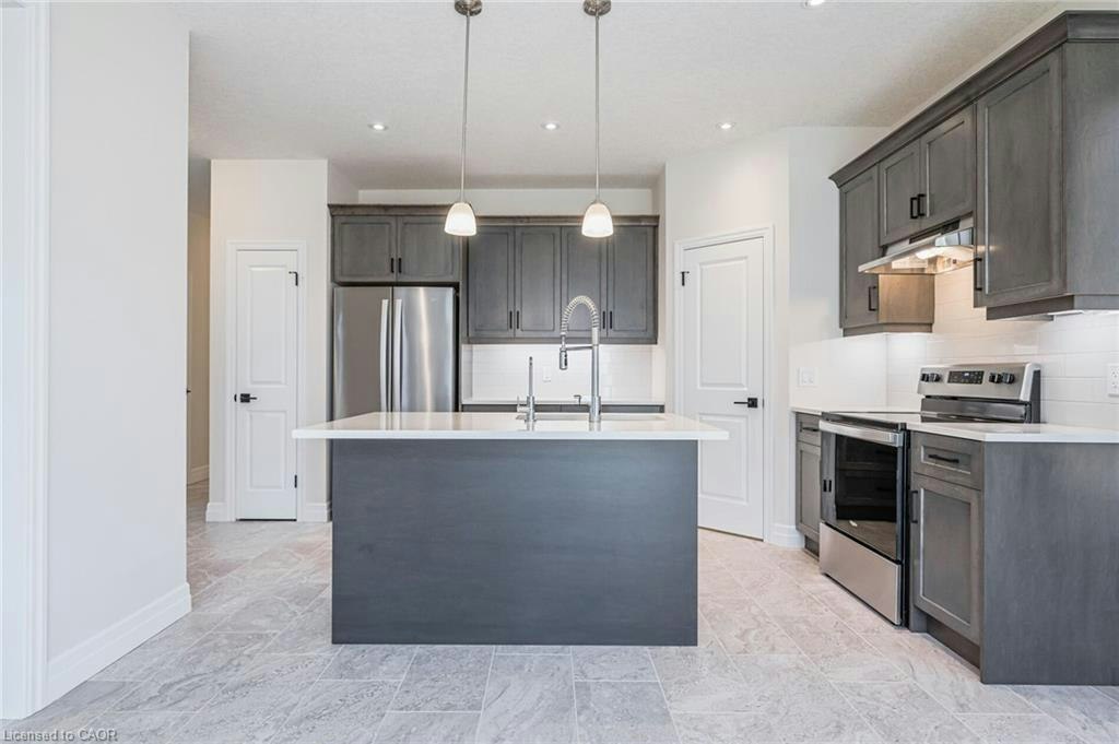 354 Beechdrops Drive, Waterloo, ON, N2V 0E8 - 3