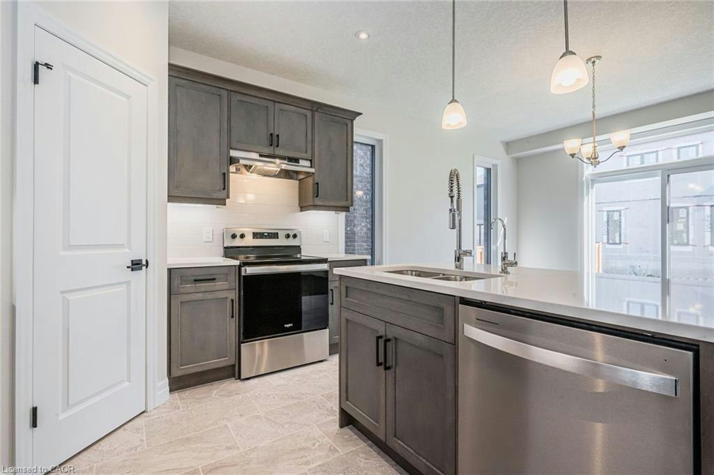 354 Beechdrops Drive, Waterloo, ON, N2V 0E8 - 4
