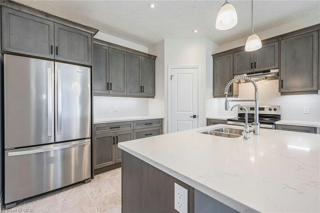 354 Beechdrops Drive, Waterloo, ON, N2V 0E8 - 2