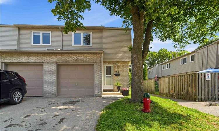 27-1396 Upper Ottawa Street