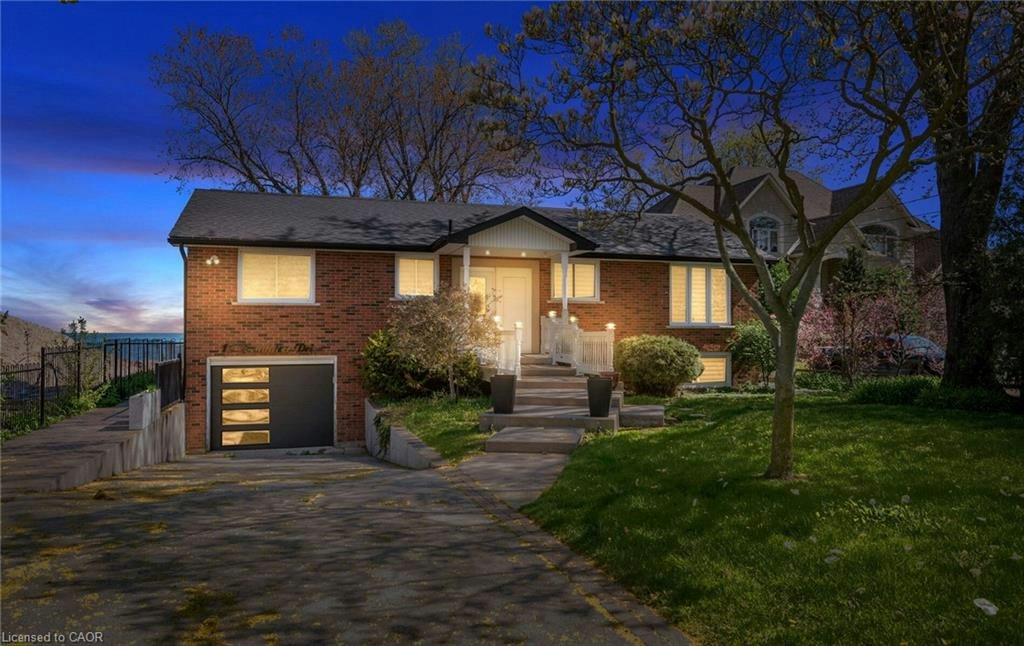 17 Wendakee Drive, Hamilton, ON, L8E 5T3