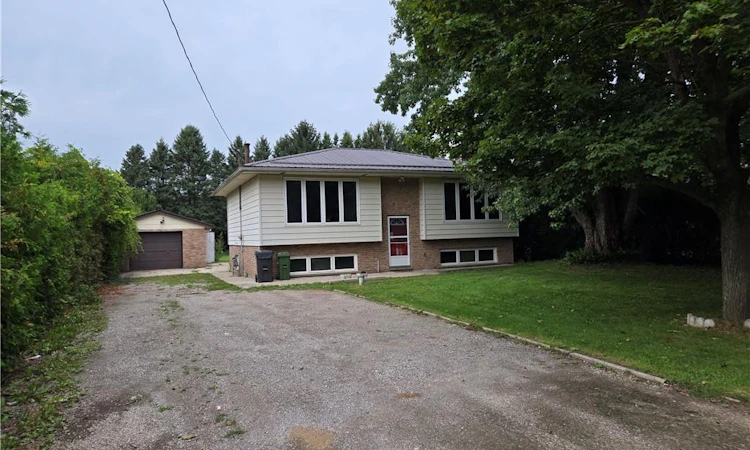 8 Lyndhurst Avenue