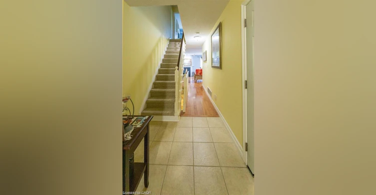 15-26 Moss Boulevard, Hamilton, ON, L9H 6W7 - 2