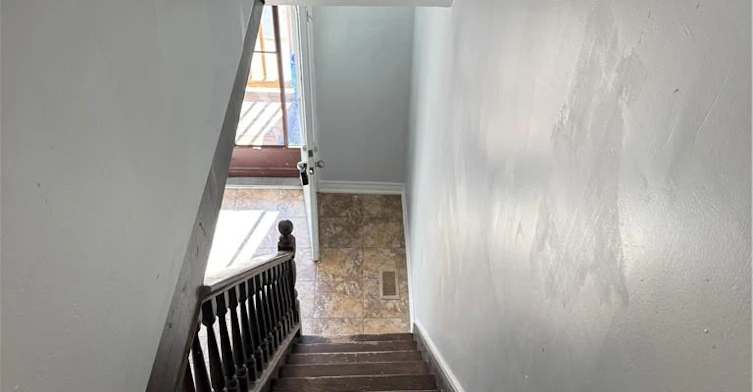 1087 Cannon Street E, Hamilton, ON, L8L 2J3 - 5