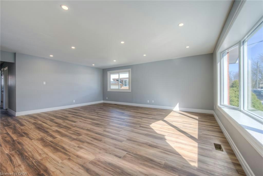 1-262 Ross Avenue, Kitchener, ON, N2A 1V6 - 2