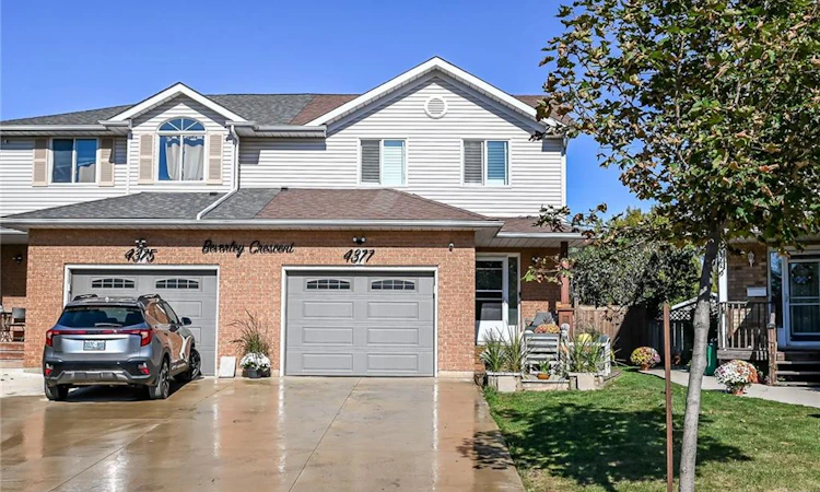 4377 Beverley Crescent