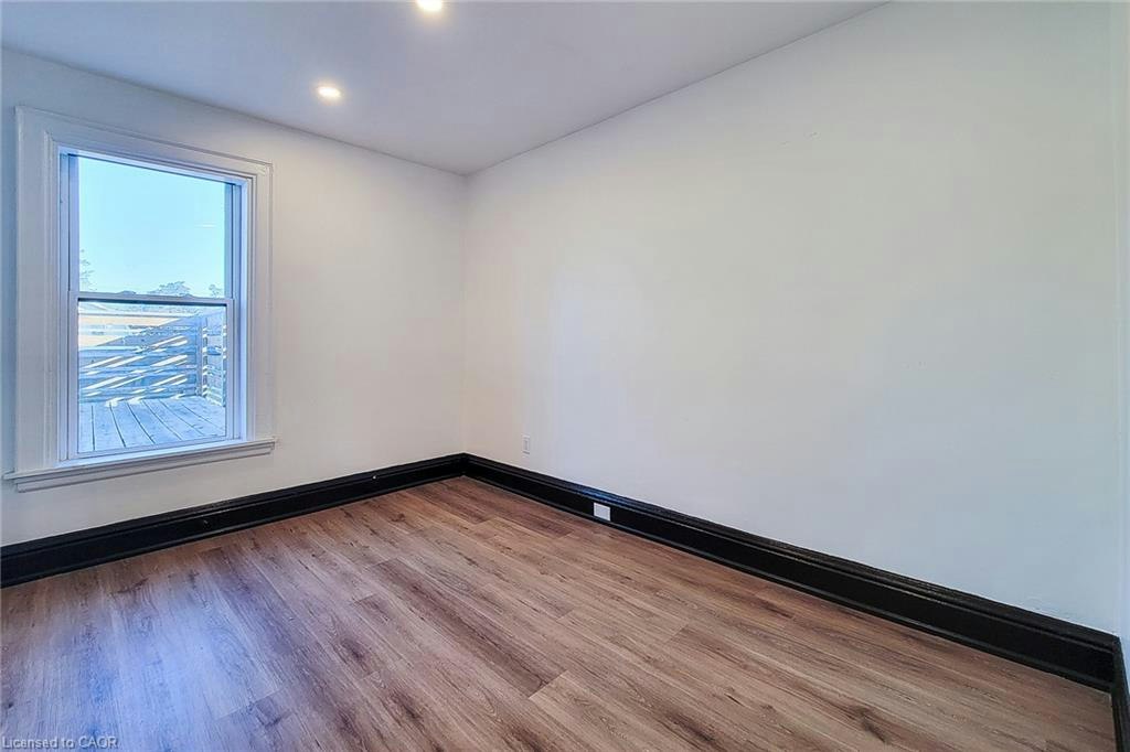 2-108 Kensington Avenue N, Hamilton, ON, L8L 7N2 - 7