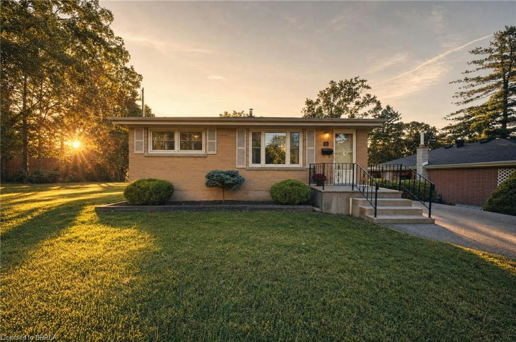 21 Hillcrest Avenue, Brantford, ON, N3T 2C8