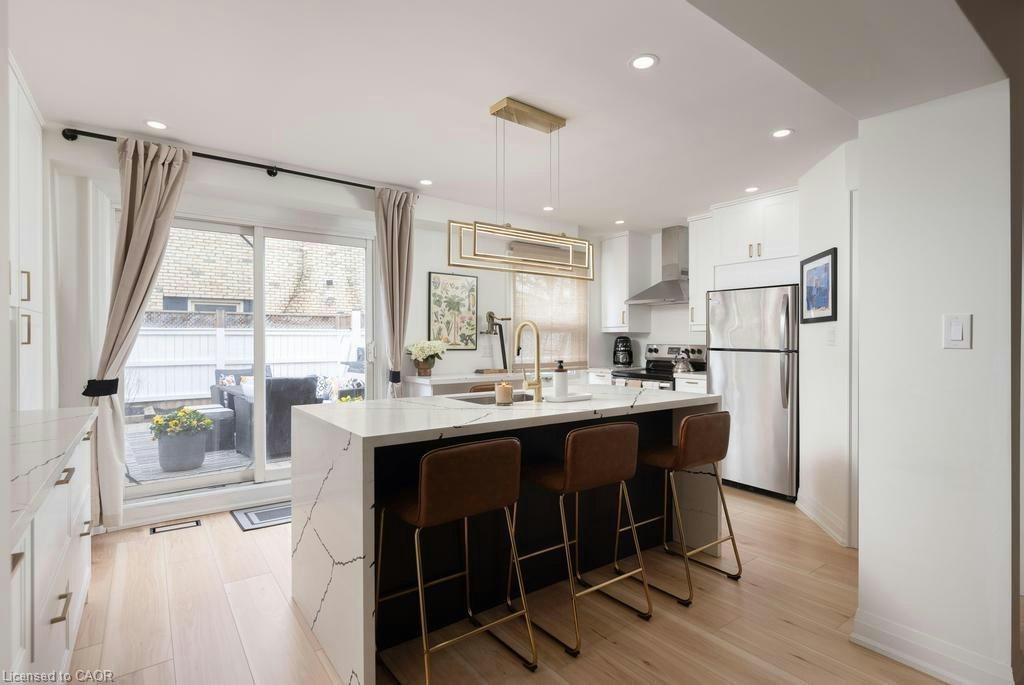 1422 Ghent Avenue, Burlington, ON, L7S 1W8