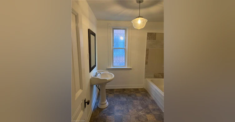 MAIN-73 Sherman Avenue S, Hamilton, ON, L8M 2P8 - 29