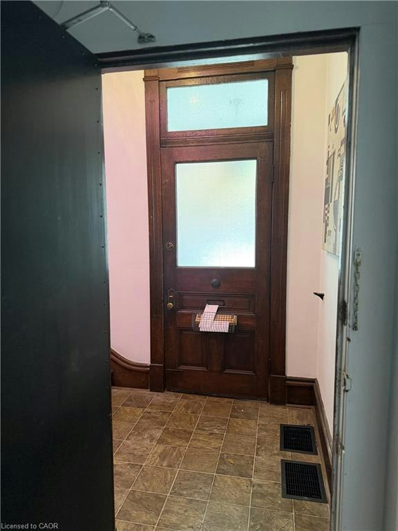 MAIN-73 Sherman Avenue S, Hamilton, ON, L8M 2P8 - 6