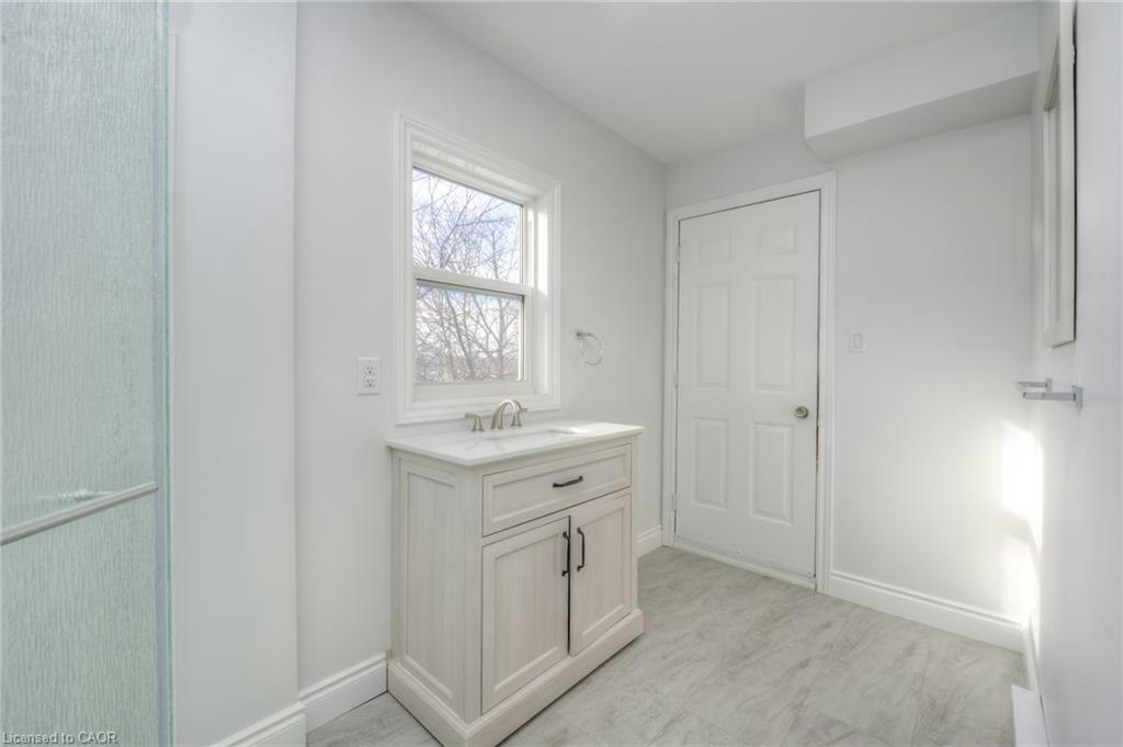 2-18 Stirling Avenue N, Kitchener, ON, N2H 3G5 - 14