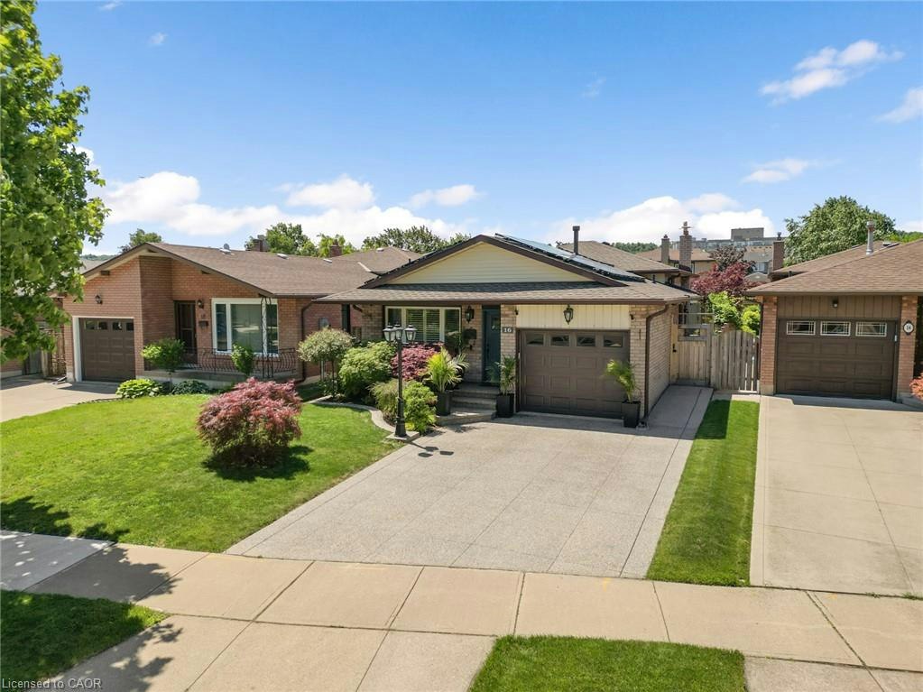16 Juniper Drive, Hamilton, ON, L8E 4C6