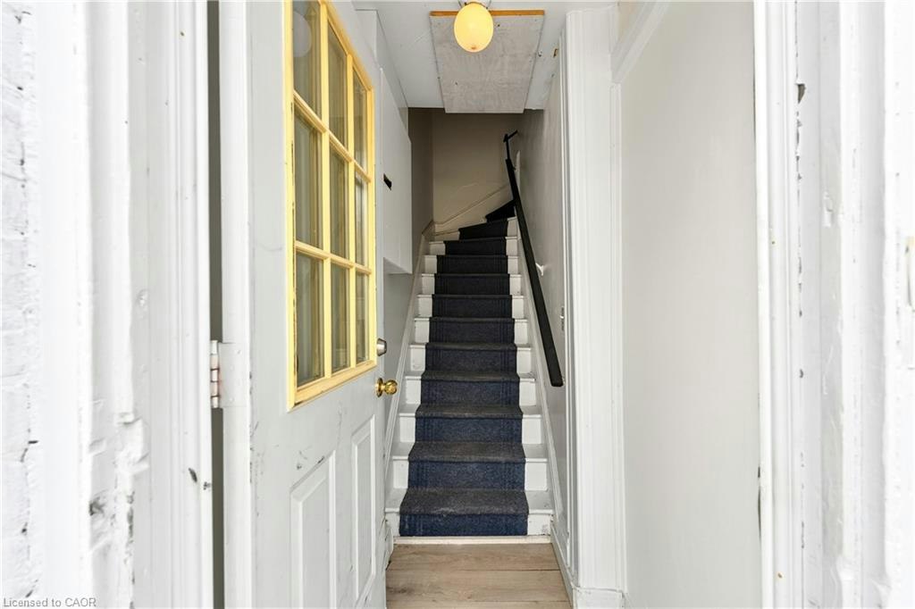 Upper-15 Warnock Street, Cambridge, ON, N1R 2A7 - 4