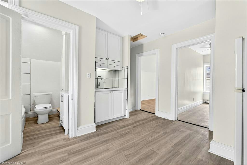 Upper-15 Warnock Street, Cambridge, ON, N1R 2A7 - 7