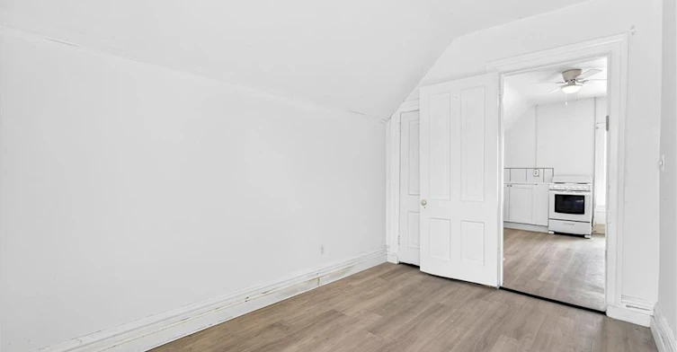 Upper-15 Warnock Street, Cambridge, ON, N1R 2A7 - 10