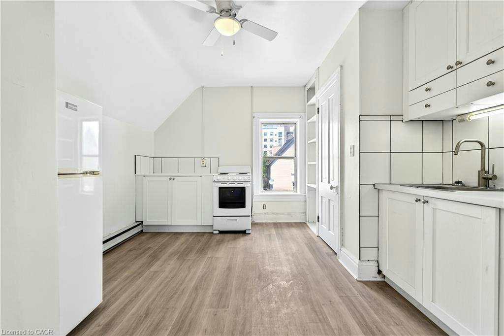 Upper-15 Warnock Street, Cambridge, ON, N1R 2A7 - 5
