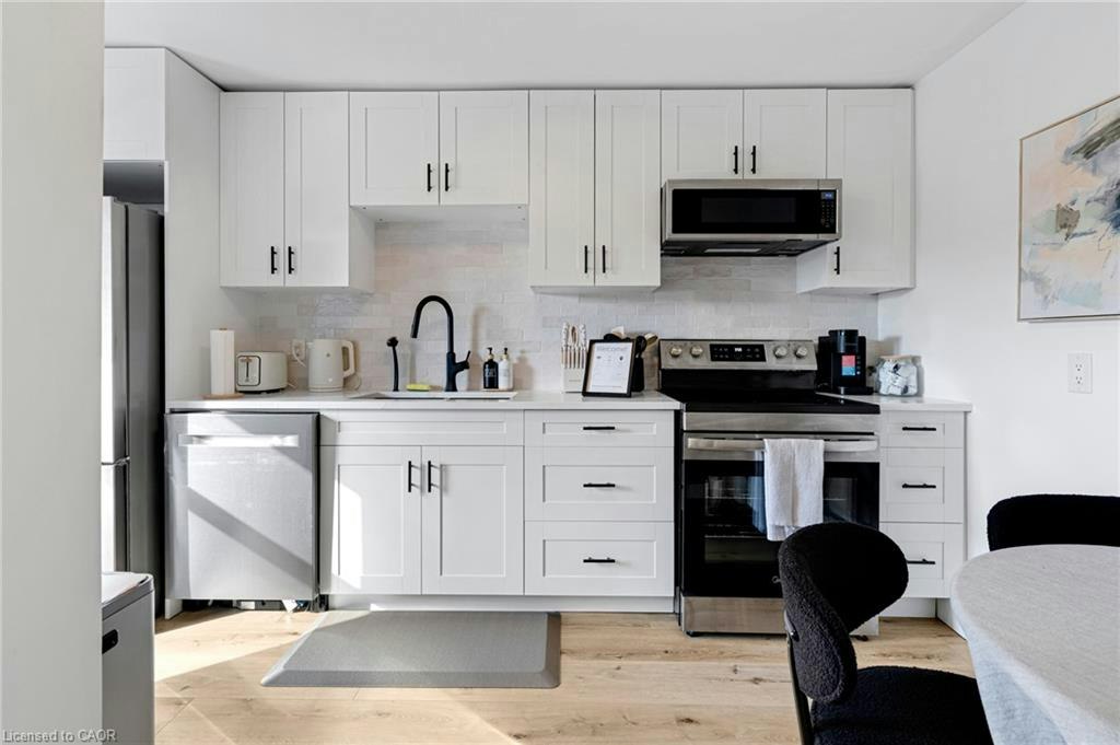 3-115 Ainslie Street N, Cambridge, ON, N1R 3P2 - 3
