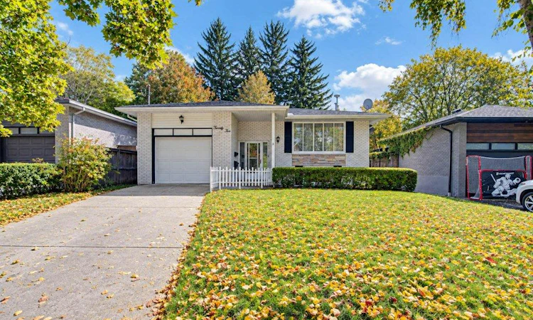 22 Clarke Street W