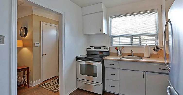 Upper Lvl-606 Brucedale Avenue E, Hamilton, ON, L8V 1P5 - 9