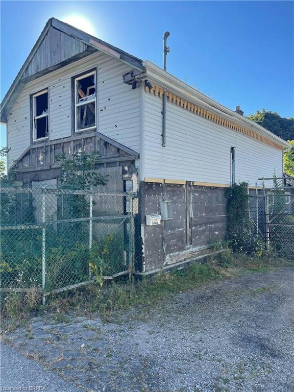 27 Durham Street, Brantford, ON, N3T 2T6