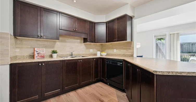24-555 Chablis Drive, Waterloo, ON, N2T 2Y1 - 9