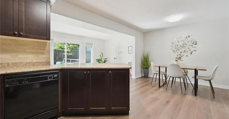 24-555 Chablis Drive, Waterloo, ON, N2T 2Y1 - 11