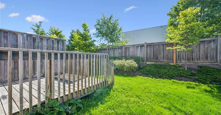 24-555 Chablis Drive, Waterloo, ON, N2T 2Y1 - 26