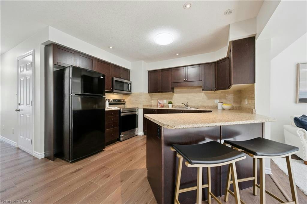 24-555 Chablis Drive, Waterloo, ON, N2T 2Y1 - 8