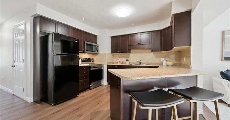 24-555 Chablis Drive, Waterloo, ON, N2T 2Y1 - 8