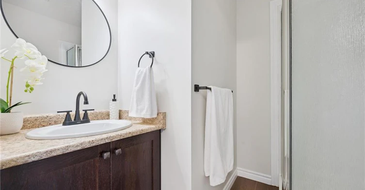 24-555 Chablis Drive, Waterloo, ON, N2T 2Y1 - 23