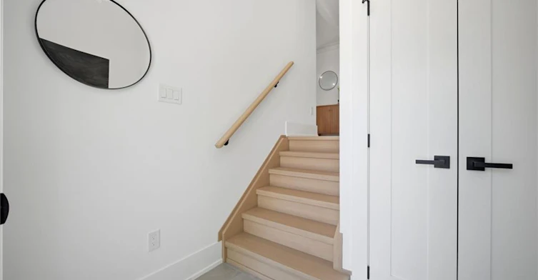 1379 Christina Court, Burlington, ON, L7P 2V8 - 3