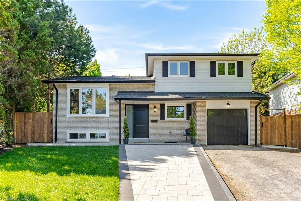 1379 Christina Court, Burlington, ON, L7P 2V8 - 2