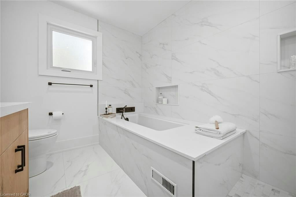 1379 Christina Court, Burlington, ON, L7P 2V8 - 25