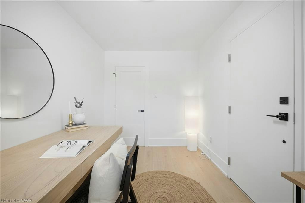 1379 Christina Court, Burlington, ON, L7P 2V8 - 28