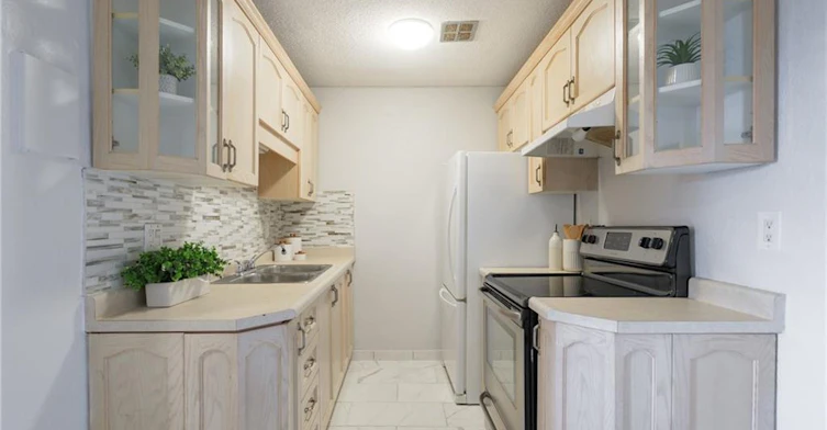 202-893 Concession Street, Hamilton, ON, L8V 1E7 - 9